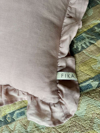 Lniana poszewka na poduszkę z falbanką