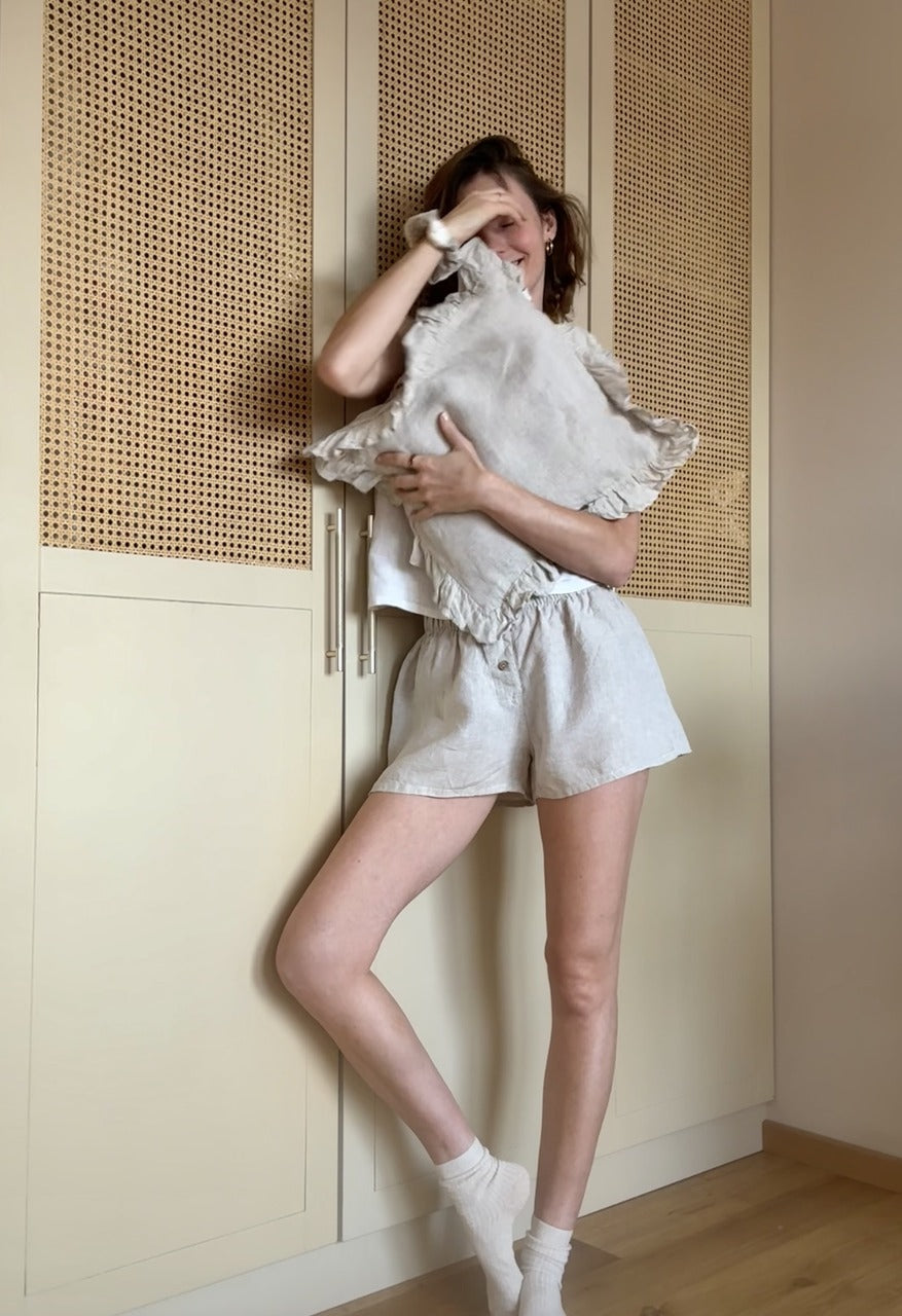 Lniana poszewka na poduszkę z falbanką