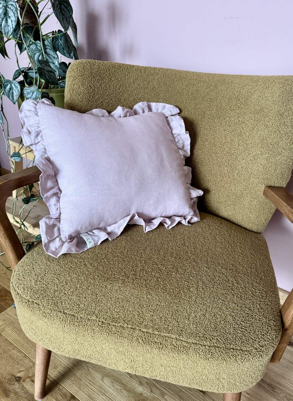 Lniana poszewka na poduszkę z falbanką