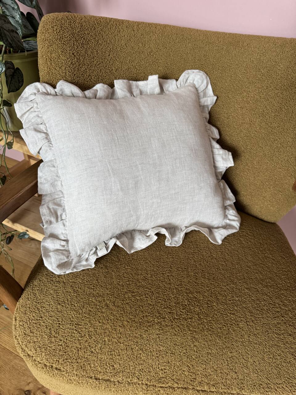 Lniana poszewka na poduszkę z falbanką