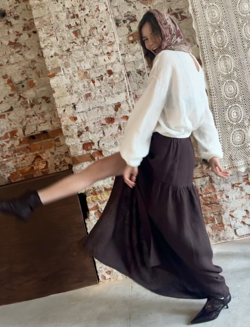 Lniana spódnica maxi z falbaną