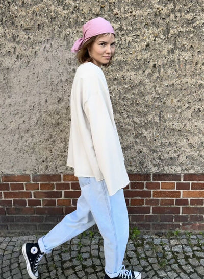 Bluza z szydełkowaną kieszonką